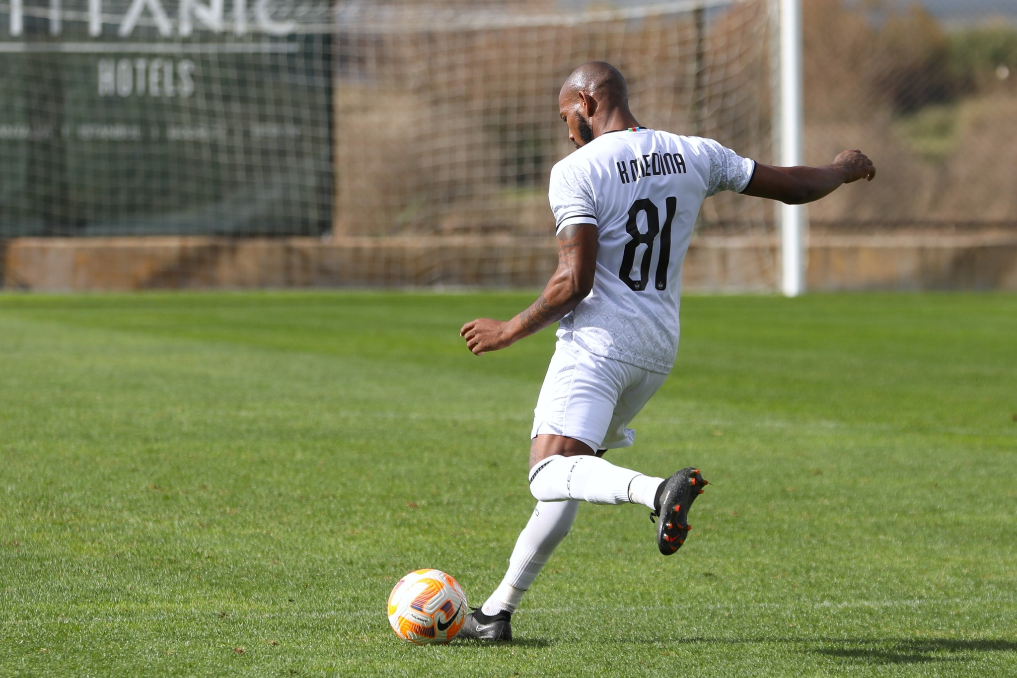 “Qarabağ”ın legioneri ŞÜBHƏLİ SÖZLƏR yazdı: "Ac ol, ya da tox"