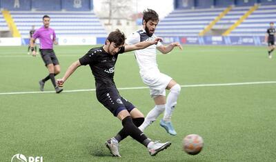 Muxtar Respublika klubu çempionluğun qapısını 4 qolla açdı -