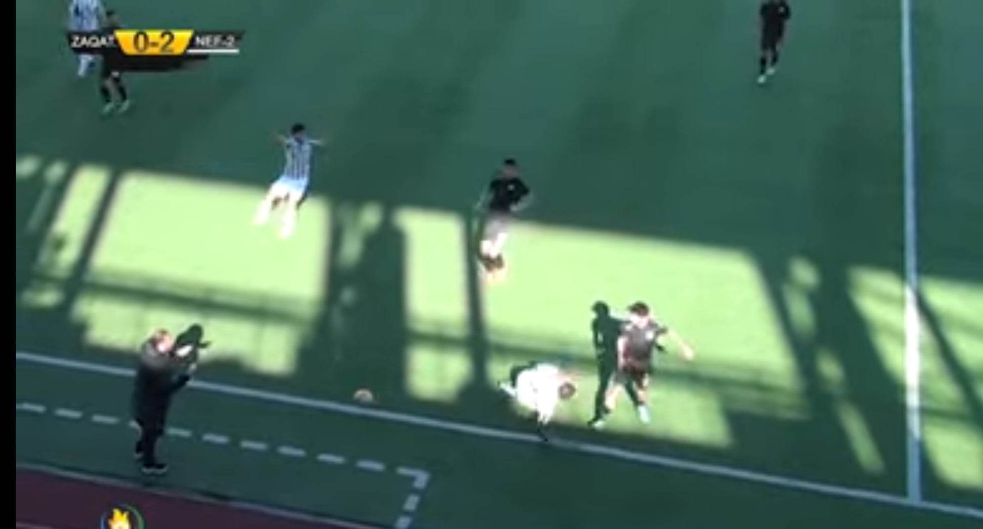 "Neftçi"nin futbolçusuna sillə və qapaz vurdular – ŞOK OLAYIN VİDEOsu!