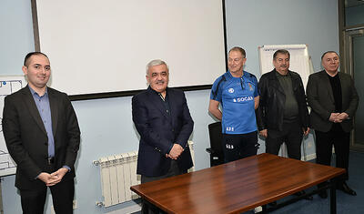Rövnəq Abdullayev millinin futbolçularını muştuluqladı - Yaxşı mükafat olacaq: