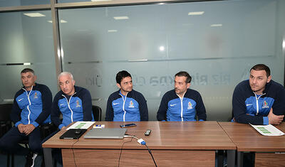 Rövnəq Abdullayev millinin futbolçularını muştuluqladı - Yaxşı mükafat olacaq: