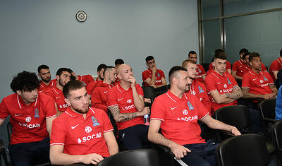 Rövnəq Abdullayev millinin futbolçularını muştuluqladı - Yaxşı mükafat olacaq: