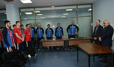 Rövnəq Abdullayev millinin futbolçularını muştuluqladı - Yaxşı mükafat olacaq: