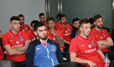 Rövnəq Abdullayev millinin futbolçularını muştuluqladı - Yaxşı mükafat olacaq: