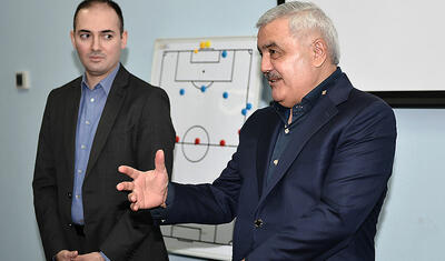 Rövnəq Abdullayev millinin futbolçularını muştuluqladı - Yaxşı mükafat olacaq: