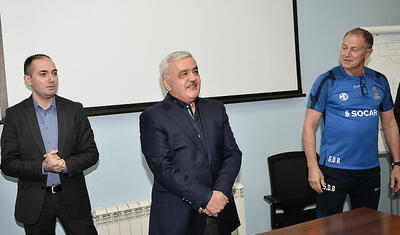 Rövnəq Abdullayev millinin futbolçularını muştuluqladı - Yaxşı mükafat olacaq: