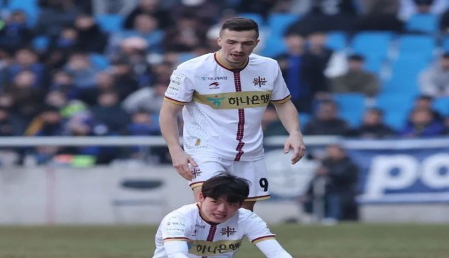 Yığmamızın legioneri Cənubi Koreyada diqqət mərkəzinə necə düşdü?