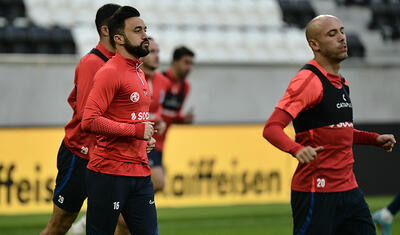 Millimizin futbolçuları Avstriyada: Gəzinti yox, məşq…