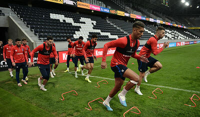 Millimizin futbolçuları Avstriyada: Gəzinti yox, məşq…