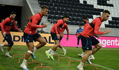 Millimizin futbolçuları Avstriyada: Gəzinti yox, məşq…