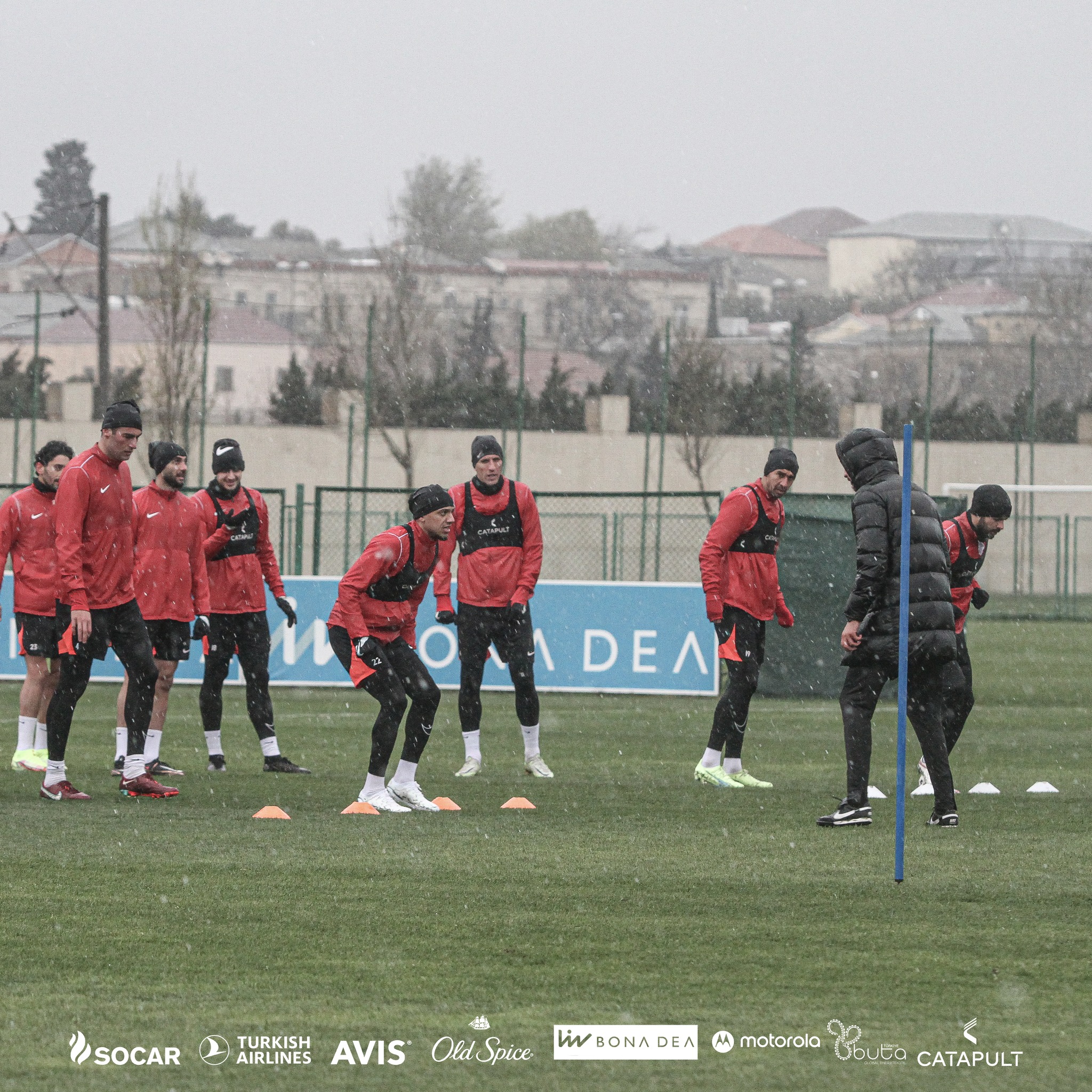 “Neftçi”yə 8 yeni futbolçu dəvət olundu - FOTOREPORTAJ