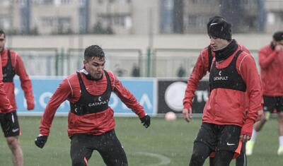 “Neftçi”yə 8 yeni futbolçu dəvət olundu -