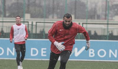 “Neftçi”yə 8 yeni futbolçu dəvət olundu -