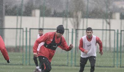 “Neftçi”yə 8 yeni futbolçu dəvət olundu -