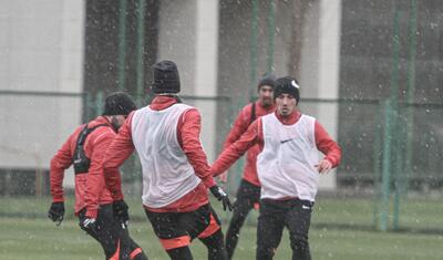 “Neftçi”yə 8 yeni futbolçu dəvət olundu -