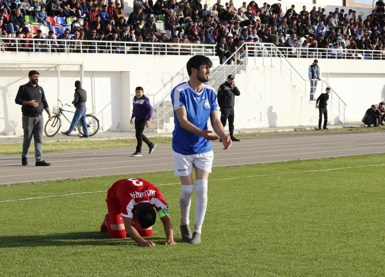 Bu rayonda böyük futbol: Müğənnilər axışıb gəldi, iynə atdılar, yerə düşmədi – VİDEO+FOTOLAR