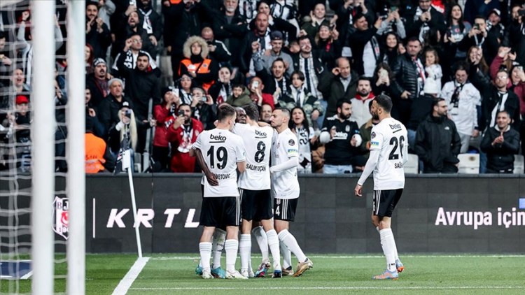 "Beşiktaş" son çempionla bərabərə qaldı - VİDEO