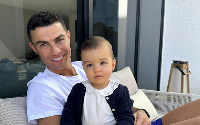 "Atan səni çox sevir" - Ronaldo qızını belə təbrik etdi
