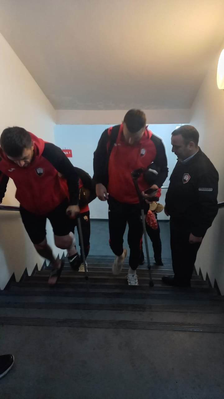 Mövsümü başa vuran kapitanın ürək ağrıdan son halı - FOTOLAR
