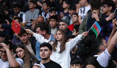 "Sabah" vs "Beşiktaş": İki qardaşın qovuşması anı -