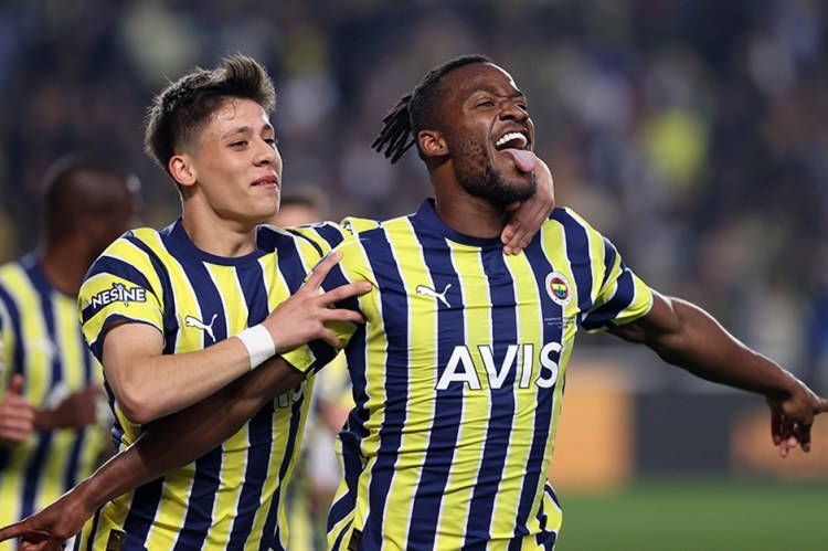 "Fənərbaxça" İstanbulda "Trabzonspor"a güc gəldi - VİDEO