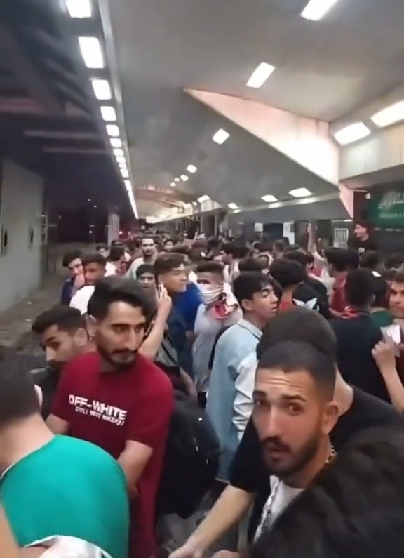 "Traktor" fanatları Tehran metrosunda bunu da etdi - MARAQLI VİDEO