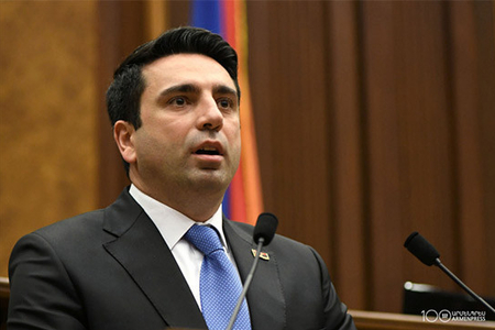 Erməni spikerdən etiraf: “Qarabağda hələ erməni ordusu qalıb”