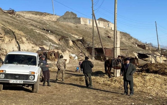 Azərbaycanla sərhəd kəndlərin əhalisi SİLAHLANDIRILDI