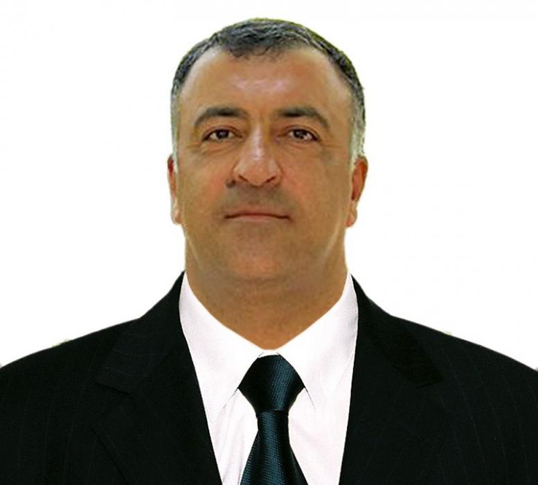 Zaur Axundov yaxın dostuna jest etdi, qardaşı prezident oldu