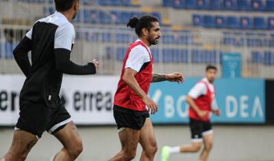 “Neftçi”nin prezidenti futbolçuları ətrafına yığdı və...