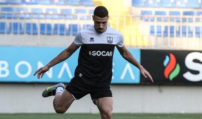 “Neftçi”nin prezidenti futbolçuları ətrafına yığdı və...