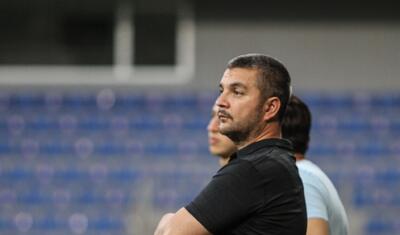 “Neftçi”nin prezidenti futbolçuları ətrafına yığdı və...