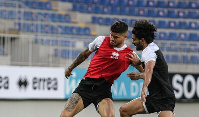 “Neftçi”nin prezidenti futbolçuları ətrafına yığdı və...