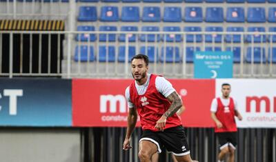“Neftçi”nin prezidenti futbolçuları ətrafına yığdı və...