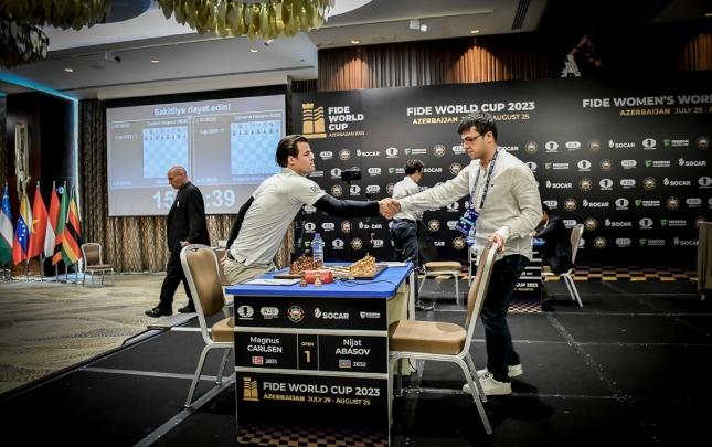 Nicat Abasov yenə Maqnus Karlsenə yenildi, finala qala bilmədi
