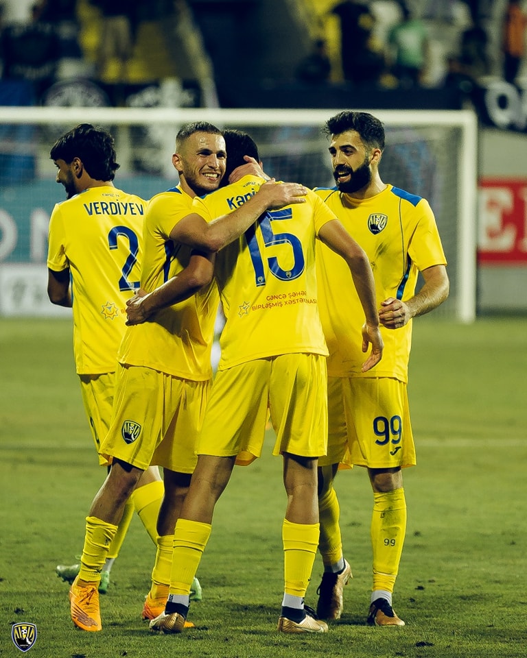 "Qarabağ"dan 1 xal qorardılar, 1000 manatın yiyəsi oldular