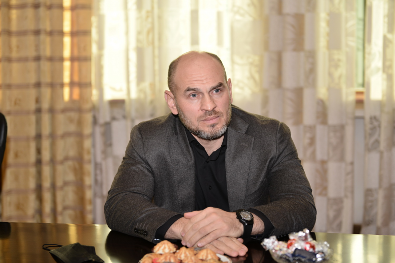 "Komanda dağılsaydı, gərək mən evimi, maşınımı satıb maaşları verərdim"