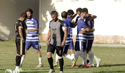 Klub rəhbərinin oğlu qol vurdu, qızlar baxdı -