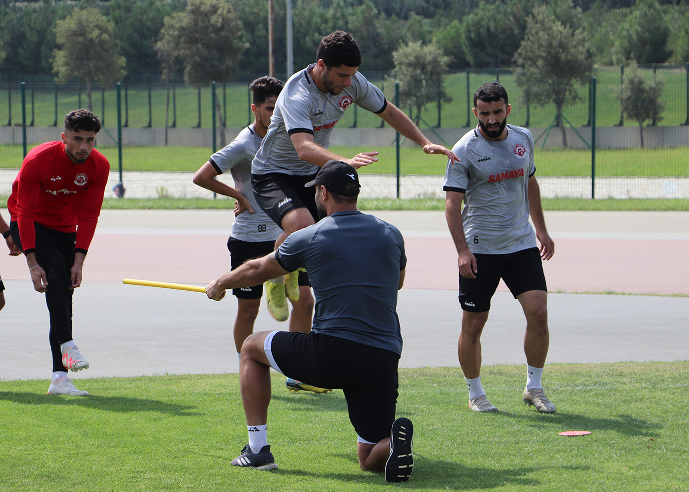 Ondan narazı olanlara cavab verdi: “Bu, düzgün deyil”