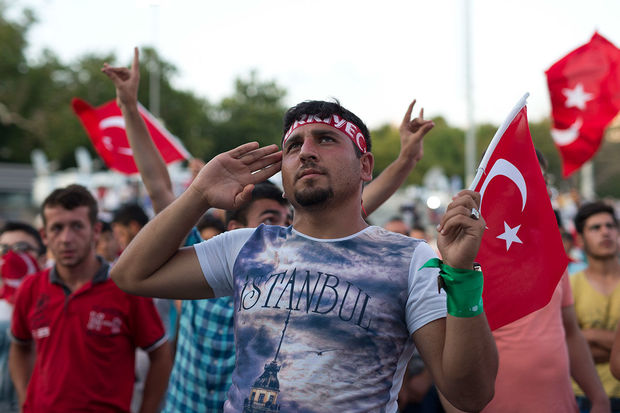 Türkiyəli fanatlar Ermənistanla matç öncəsi Azərbaycana bu cür dəstək oldu - VİDEO