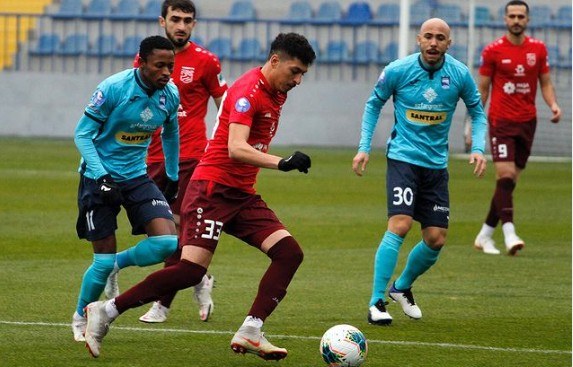 Azərbaycanlı futbolçu Azərbaycan pasportu ala bilmir