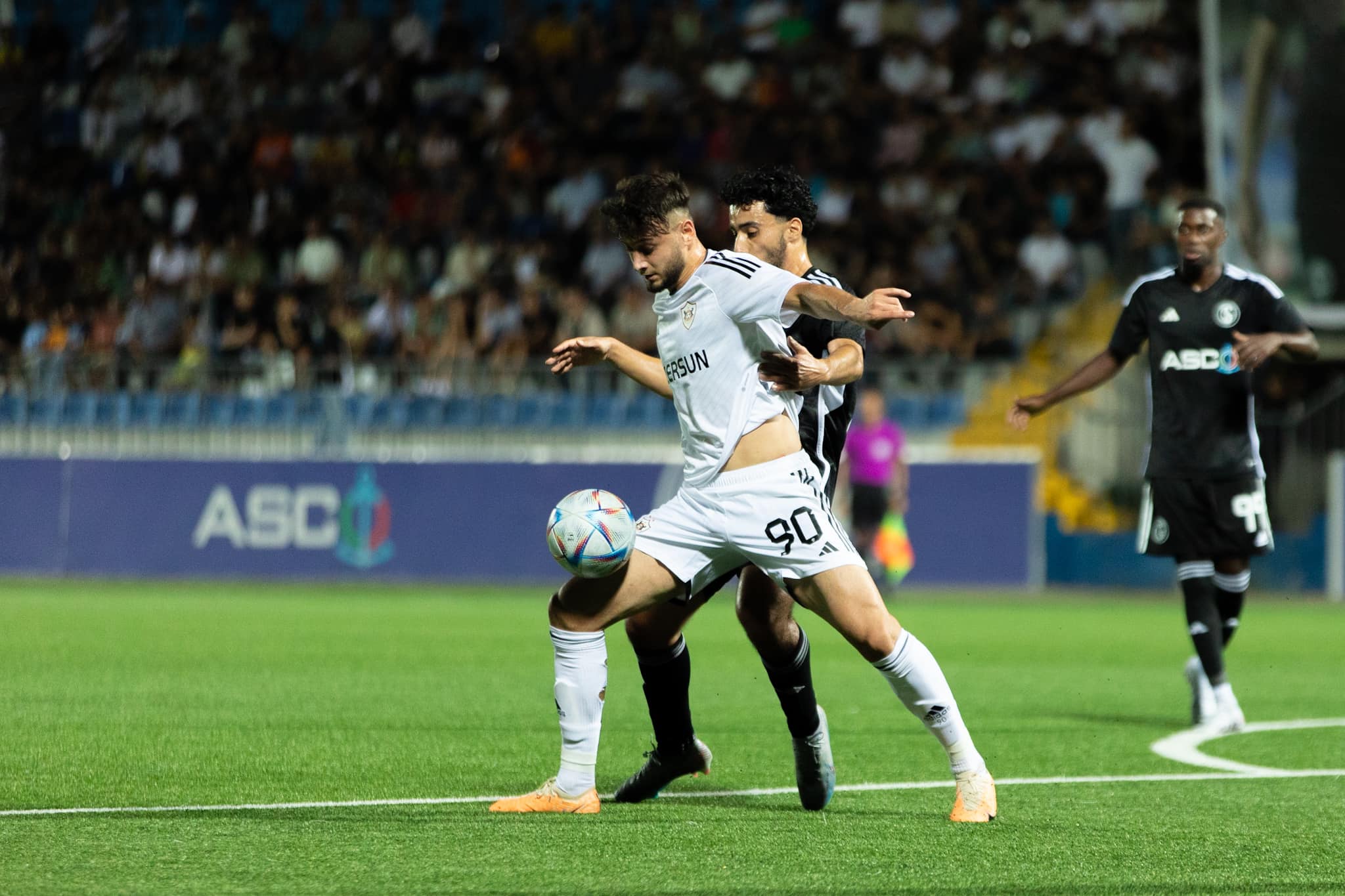 Baş məşqçi “Qarabağ”ın futbolçularından incik düşüb