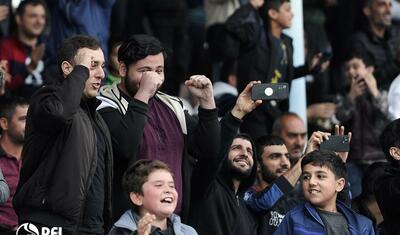 Çoxlu qol, əməlli-başlı insident, 3 "qırmızı", meydana girən it -