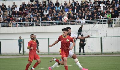 Bu liqada futbolçunun ayağını iki yerdən sındırdılar -