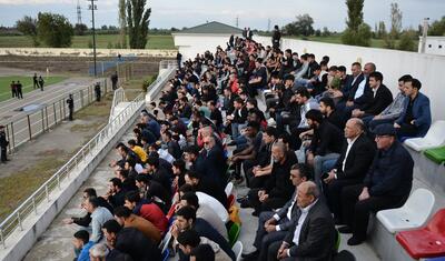 Bu liqada futbolçunun ayağını iki yerdən sındırdılar -