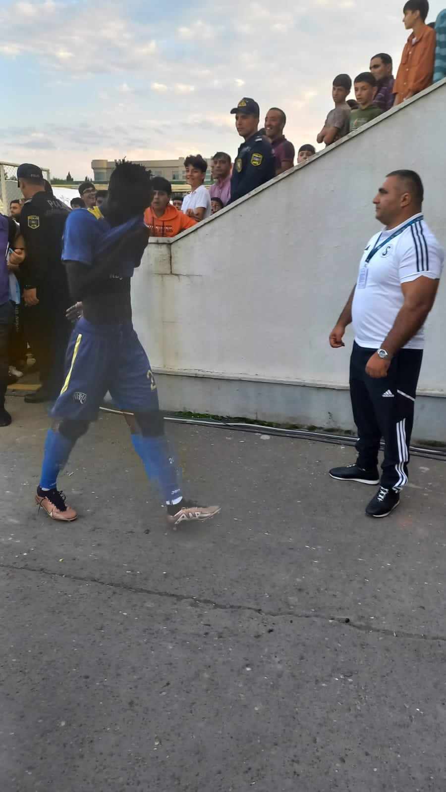 Azərbaycanda komandasına görə ağlayan legioner var - FOTO