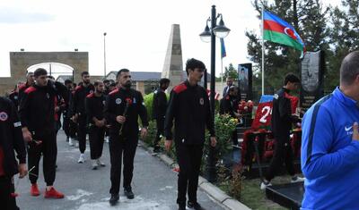 İcra başçısı ilə görüşdülər, Şəhidlər Xiyabanını ziyarət etdilər -