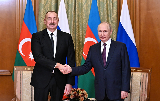 Əliyev Putinlə telefonla danışdı - Qarabağla bağlı