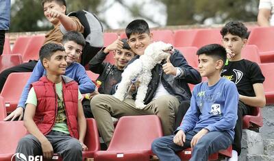 Qızlar onları izləməyə gəldi, meydanda gərgin anlar yaçandı -