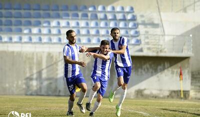 Şəkili futbolçudan bir gözəl qol -